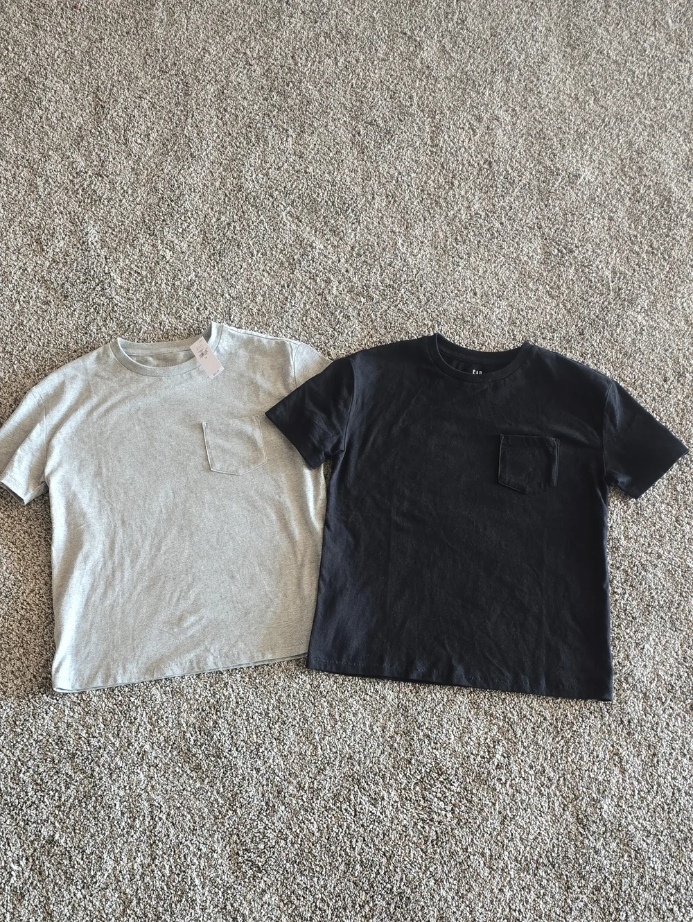 GAP Teen Short-Sleeve Pocket Tees in Black and Light Gray. Size 10. NWT